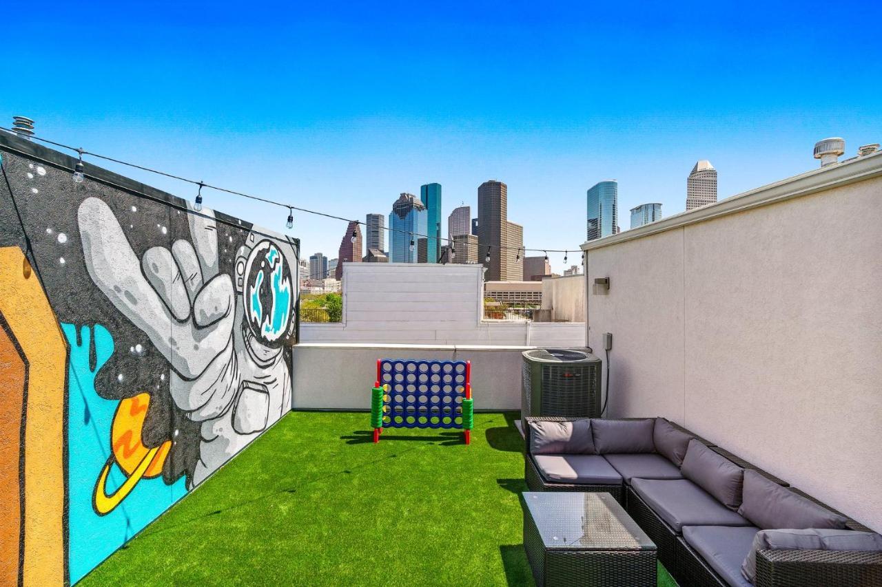 Lavish Downtown Home With Stunning Rooftop Deck Views Houston Exterior photo