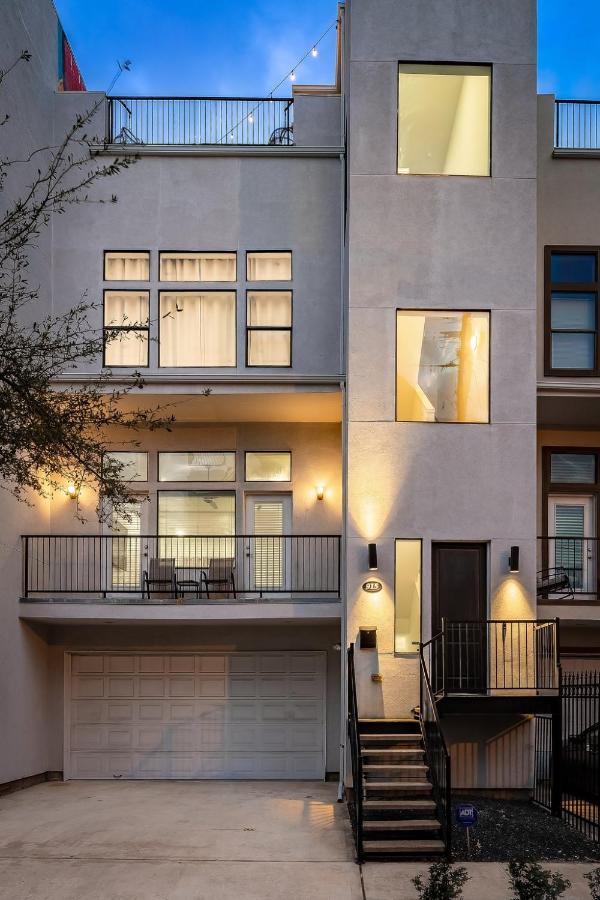 Lavish Downtown Home With Stunning Rooftop Deck Views Houston Exterior photo